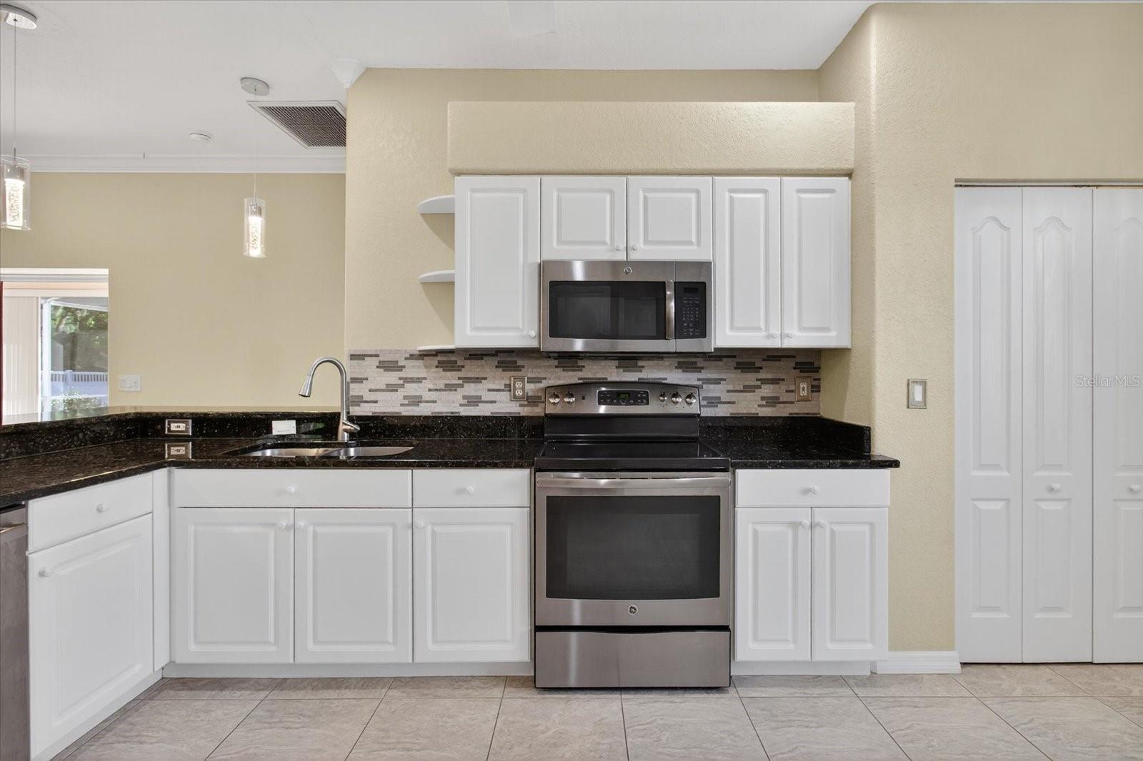 OAKLEY - Residential