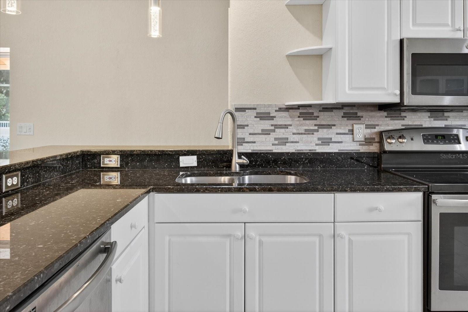 OAKLEY - Residential