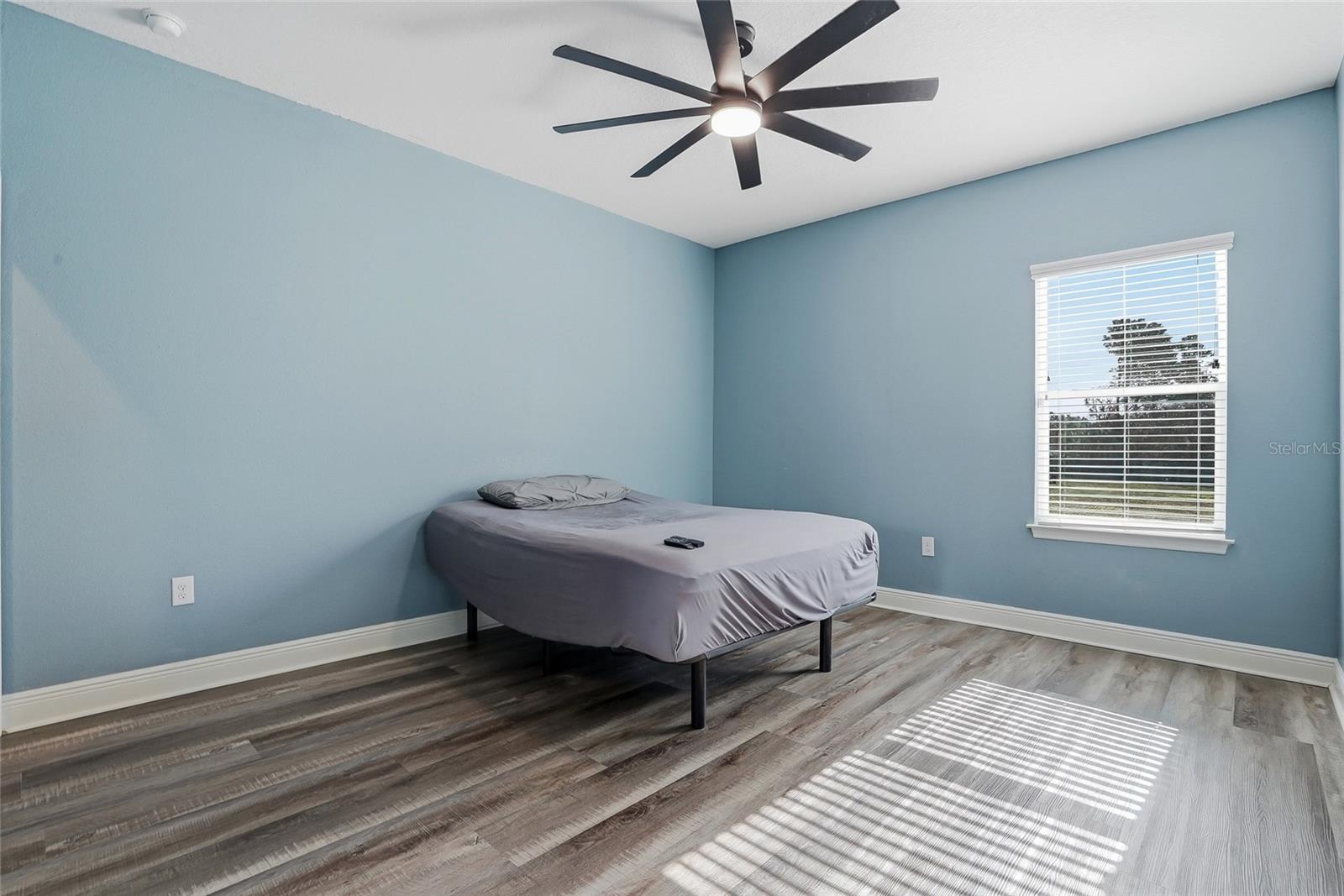 ROYAL HIGHLANDS - Residential