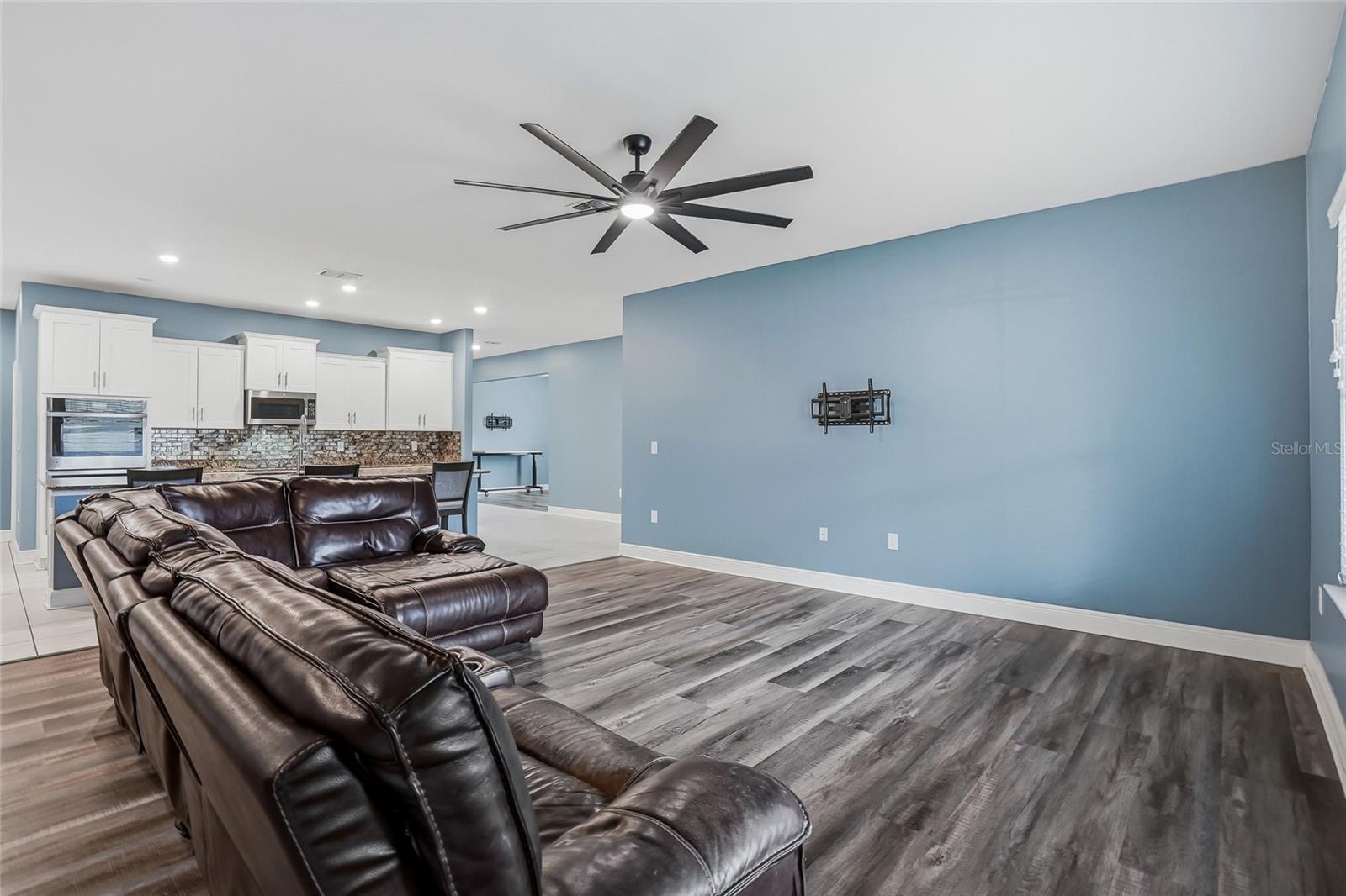 ROYAL HIGHLANDS - Residential