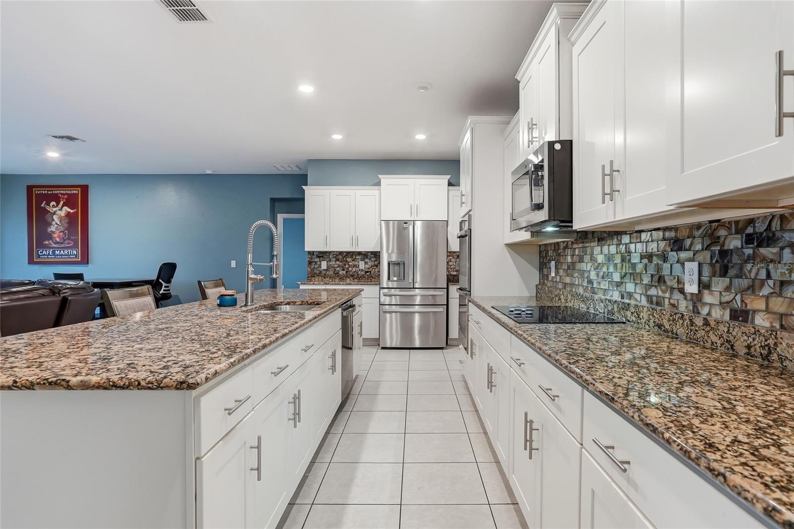 ROYAL HIGHLANDS - Residential