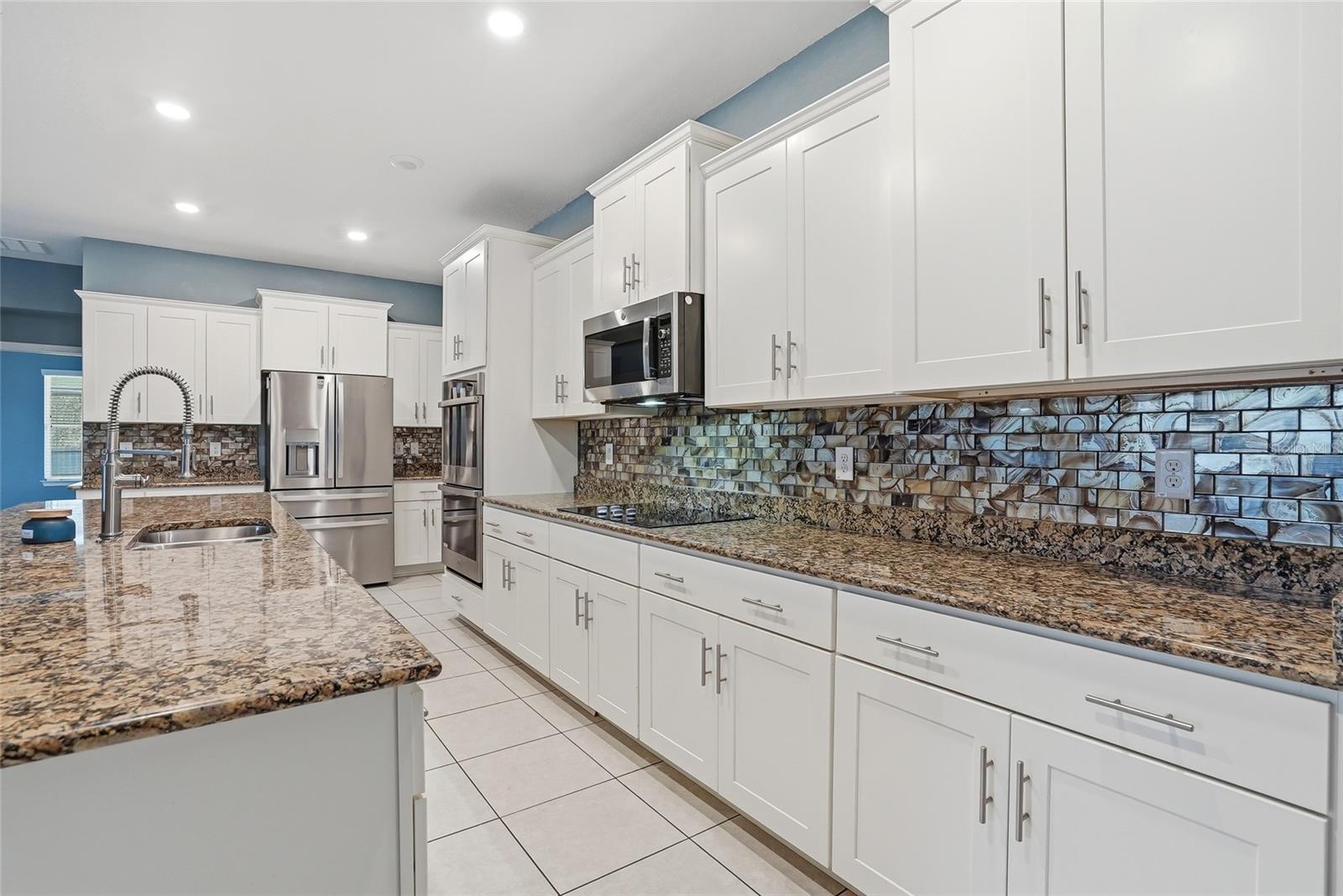 ROYAL HIGHLANDS - Residential