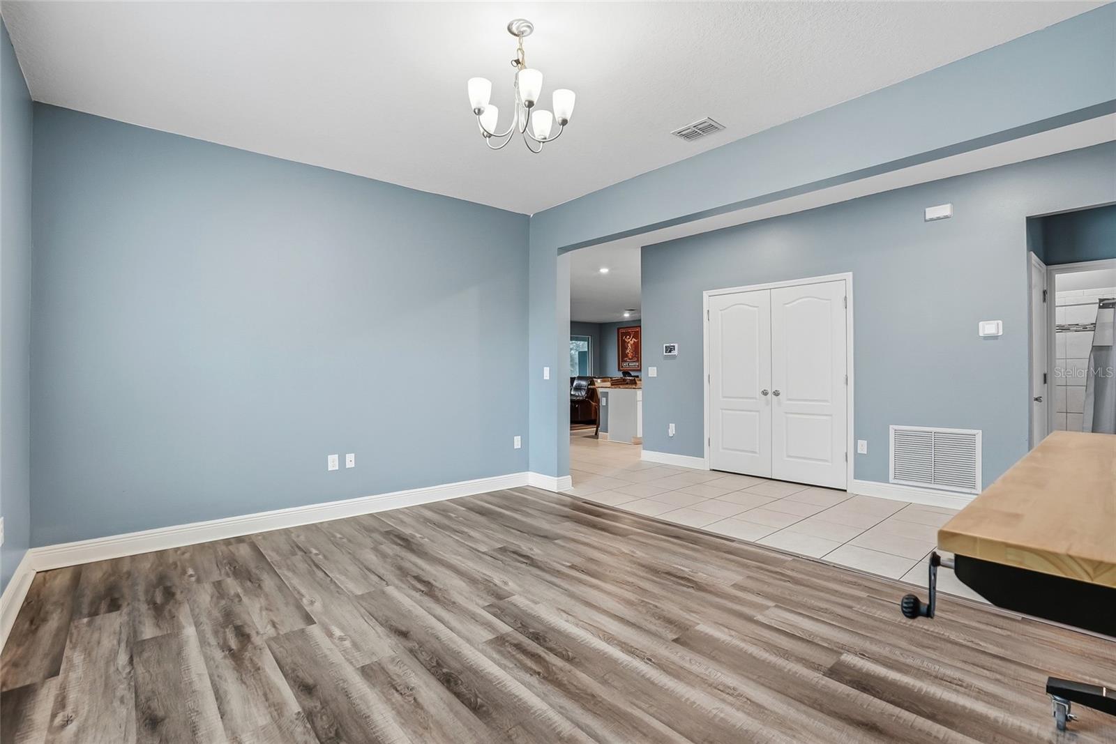 ROYAL HIGHLANDS - Residential