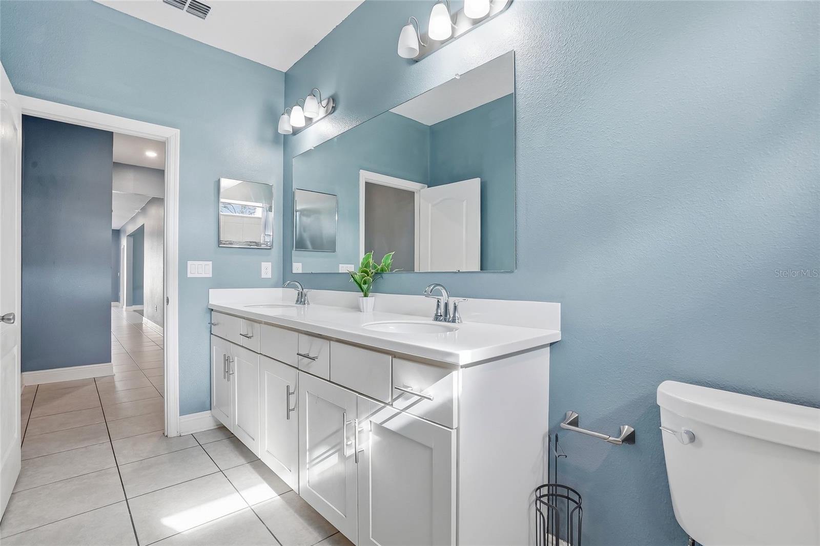 ROYAL HIGHLANDS - Residential