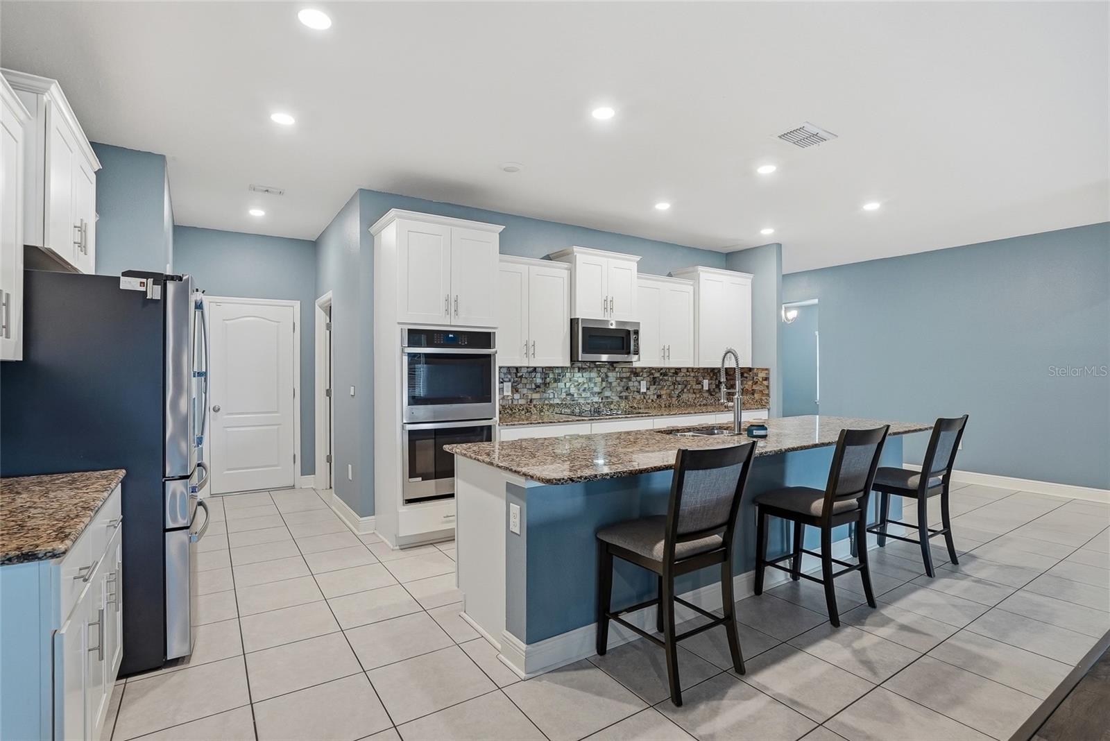 ROYAL HIGHLANDS - Residential