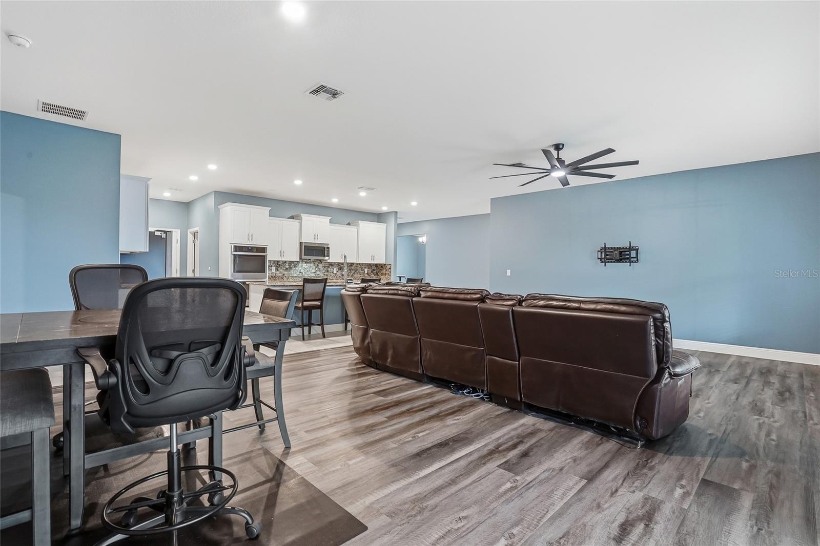 ROYAL HIGHLANDS - Residential