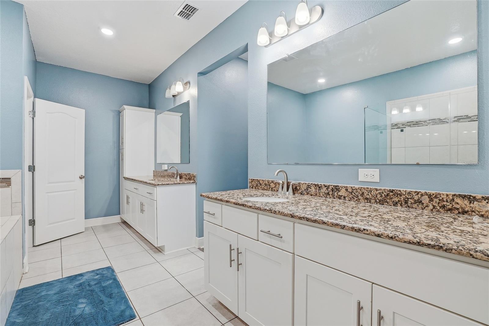 ROYAL HIGHLANDS - Residential