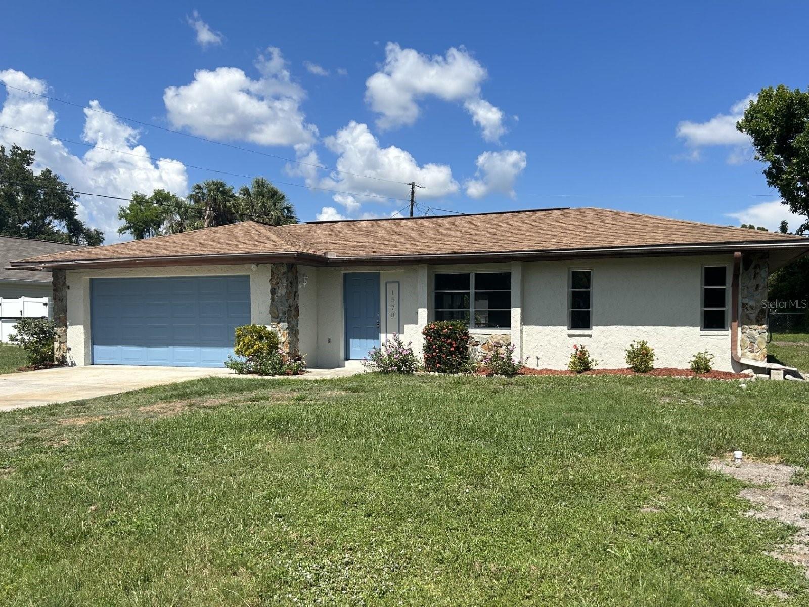 Discover comfort and convenience in this single family home. This roomy 3 bedroom, 2 bathroom rental home features a generous living room, perfect for relaxing or entertaining, and a large backyard ideal for outdoor activities. The property also includes a 2-car garage for ample storage and parking.
Located just minutes from local hospitals, shopping centers, restaurants, and parks, this home offers both tranquility and easy access to everyday essentials. Don’t miss your chance to live in one of Port Charlotte’s most convenient locations!