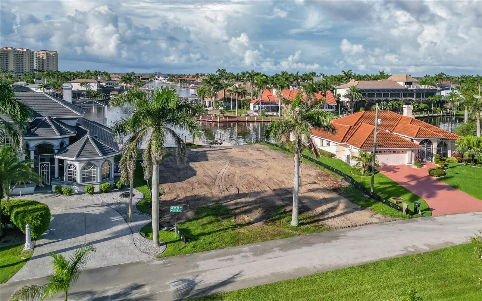5620 SW 14TH PLACE, CAPE CORAL, FL, 33914/$1,590,000 3 5620 SW 14TH PLACE