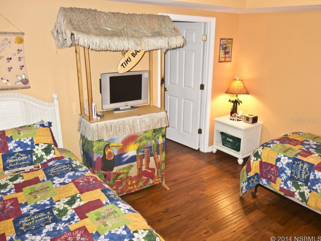 Ocean Walk Condo At Nsb - Residential