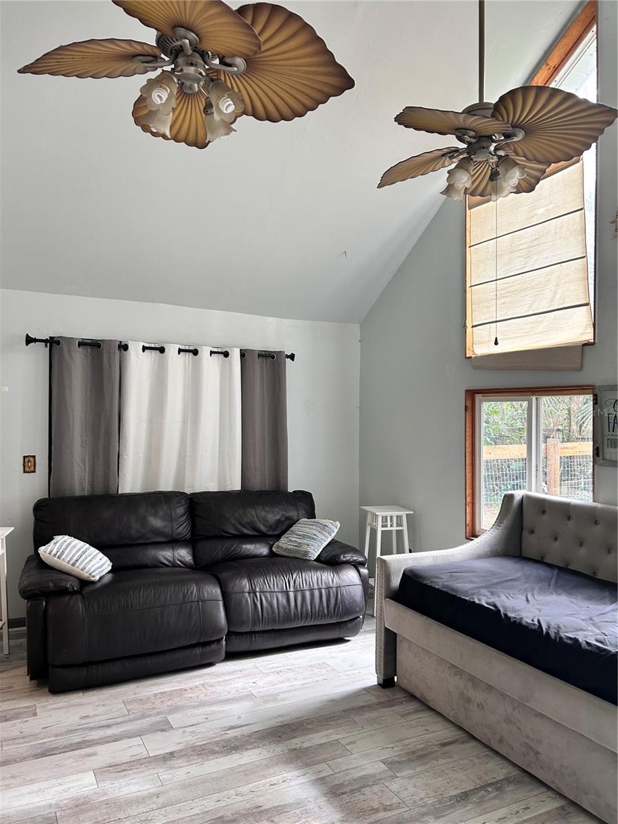 SPRINGTREE IV - Residential