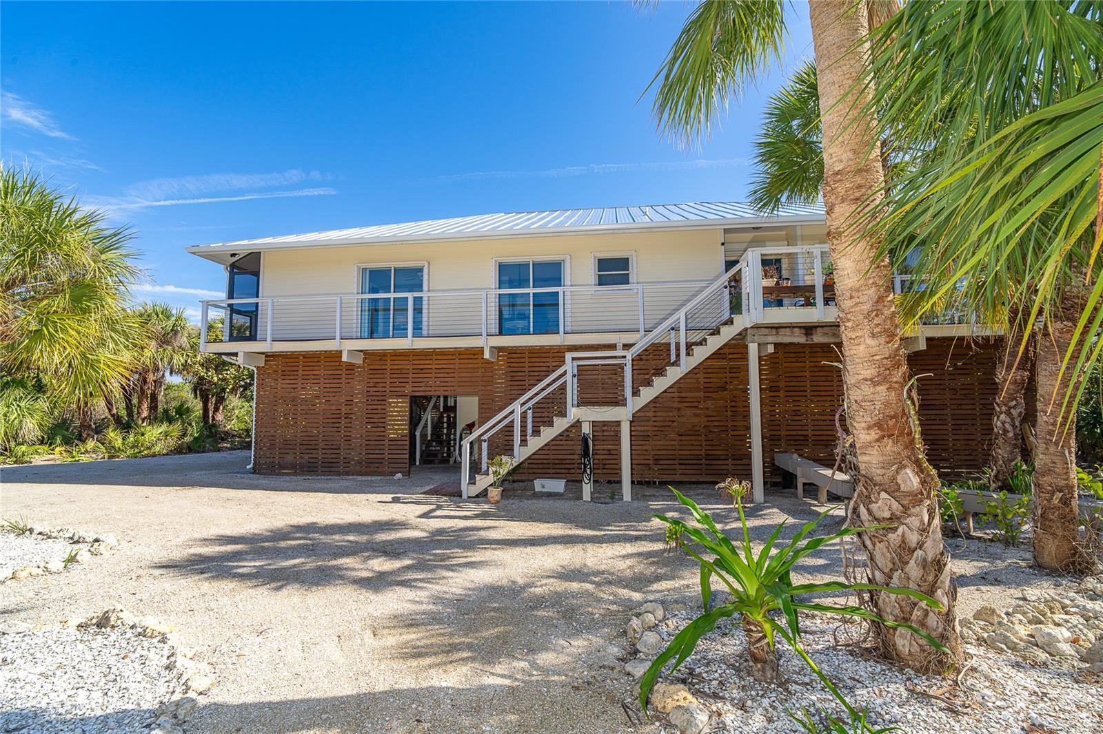 5 POINTE WAY