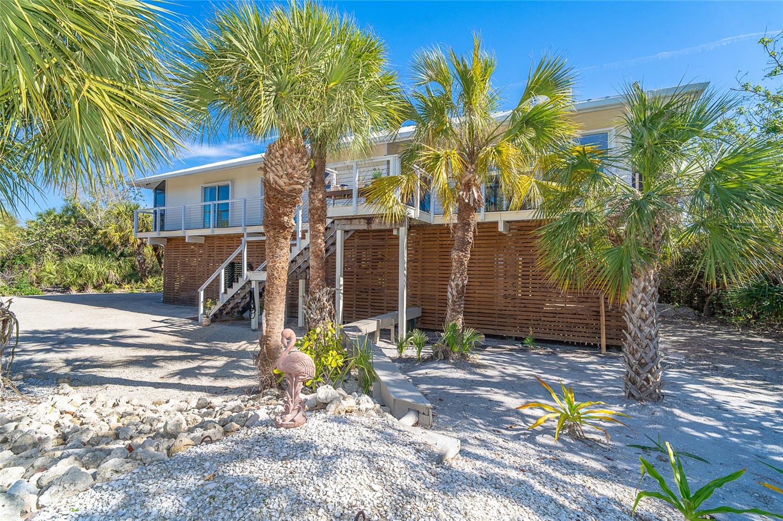 5 POINTE WAY