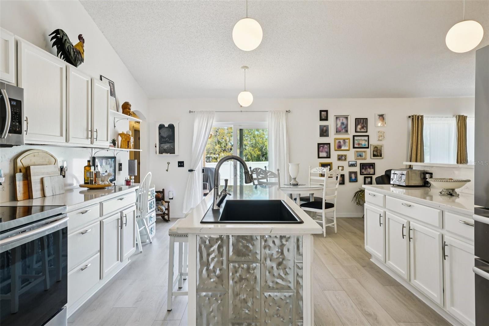 SPRING HILL - Residential