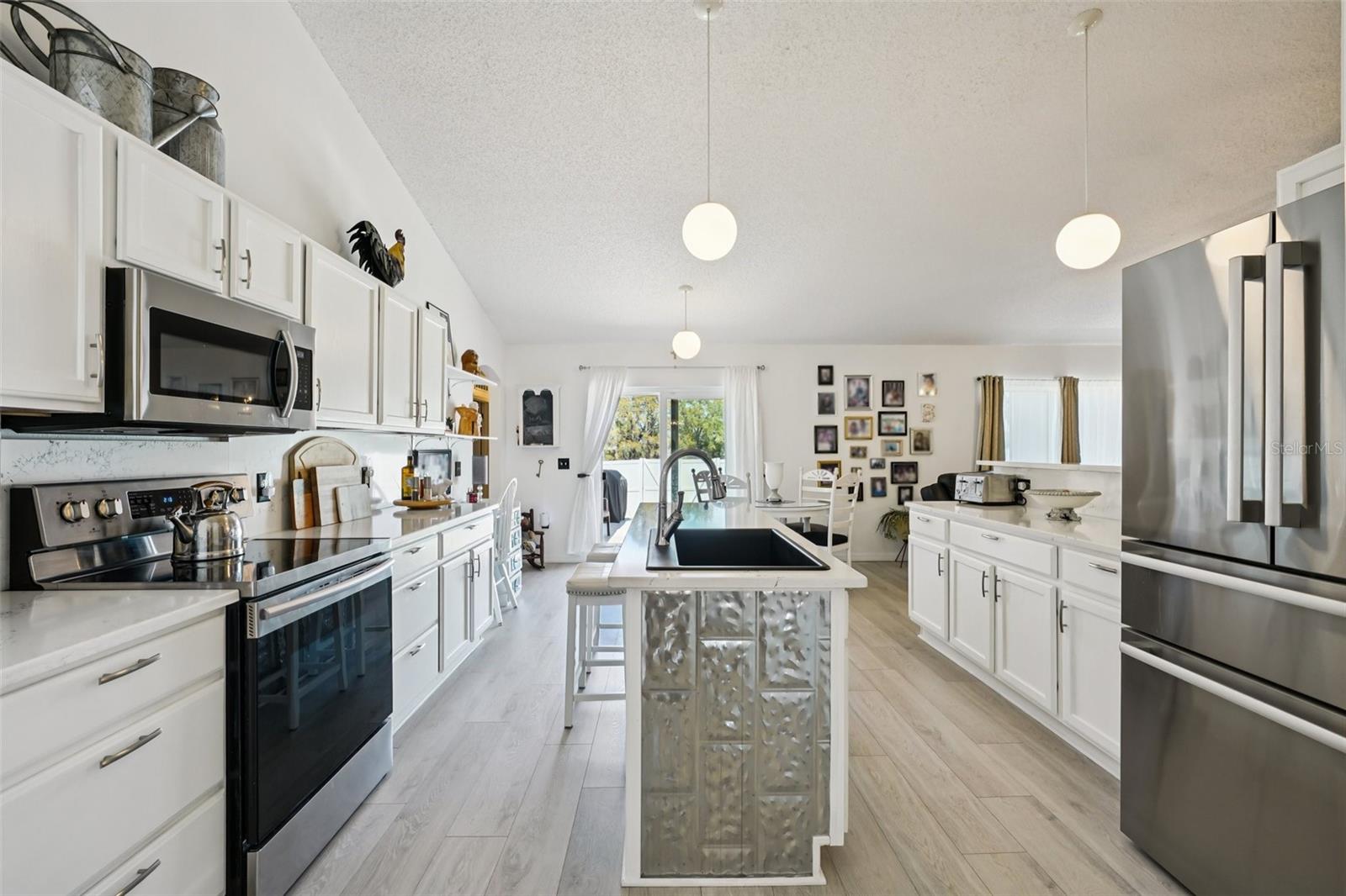 SPRING HILL - Residential