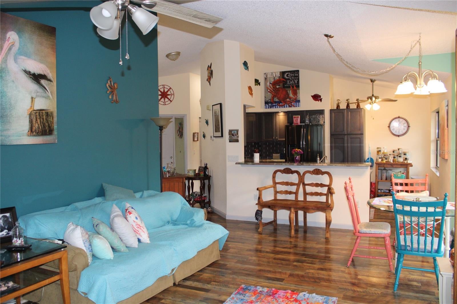 1671 HAMILTON COURT 2102