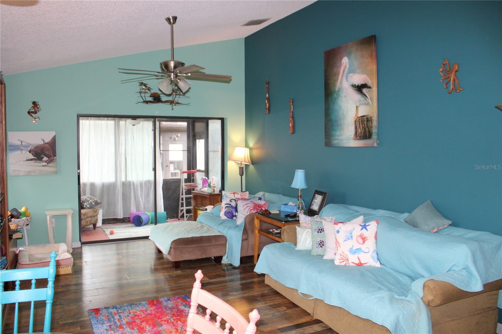 1671 HAMILTON COURT 2102