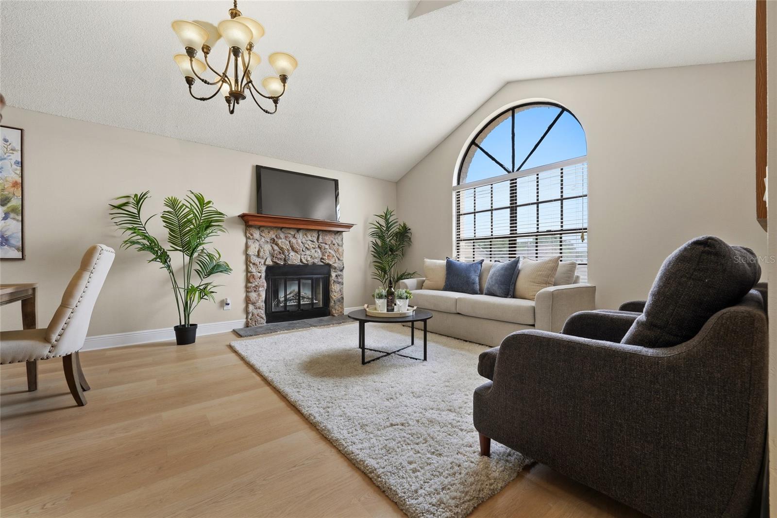1437 MONA DRIVE