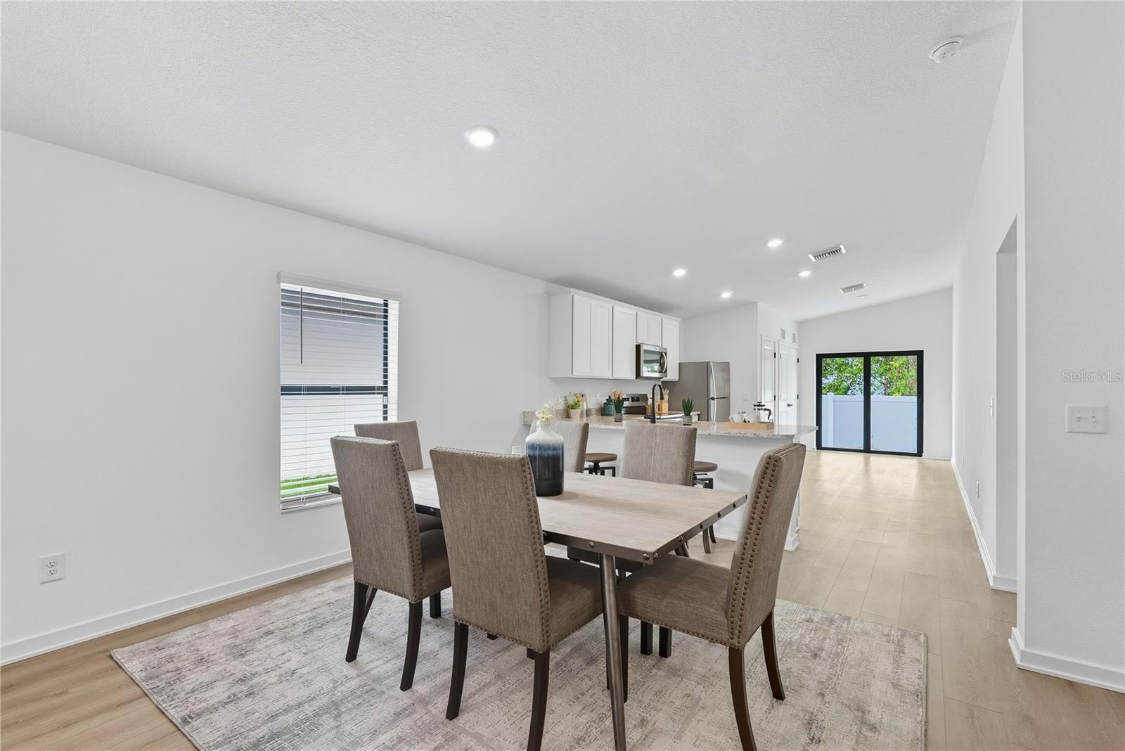 CROSSING/PALM RIVER - Residential