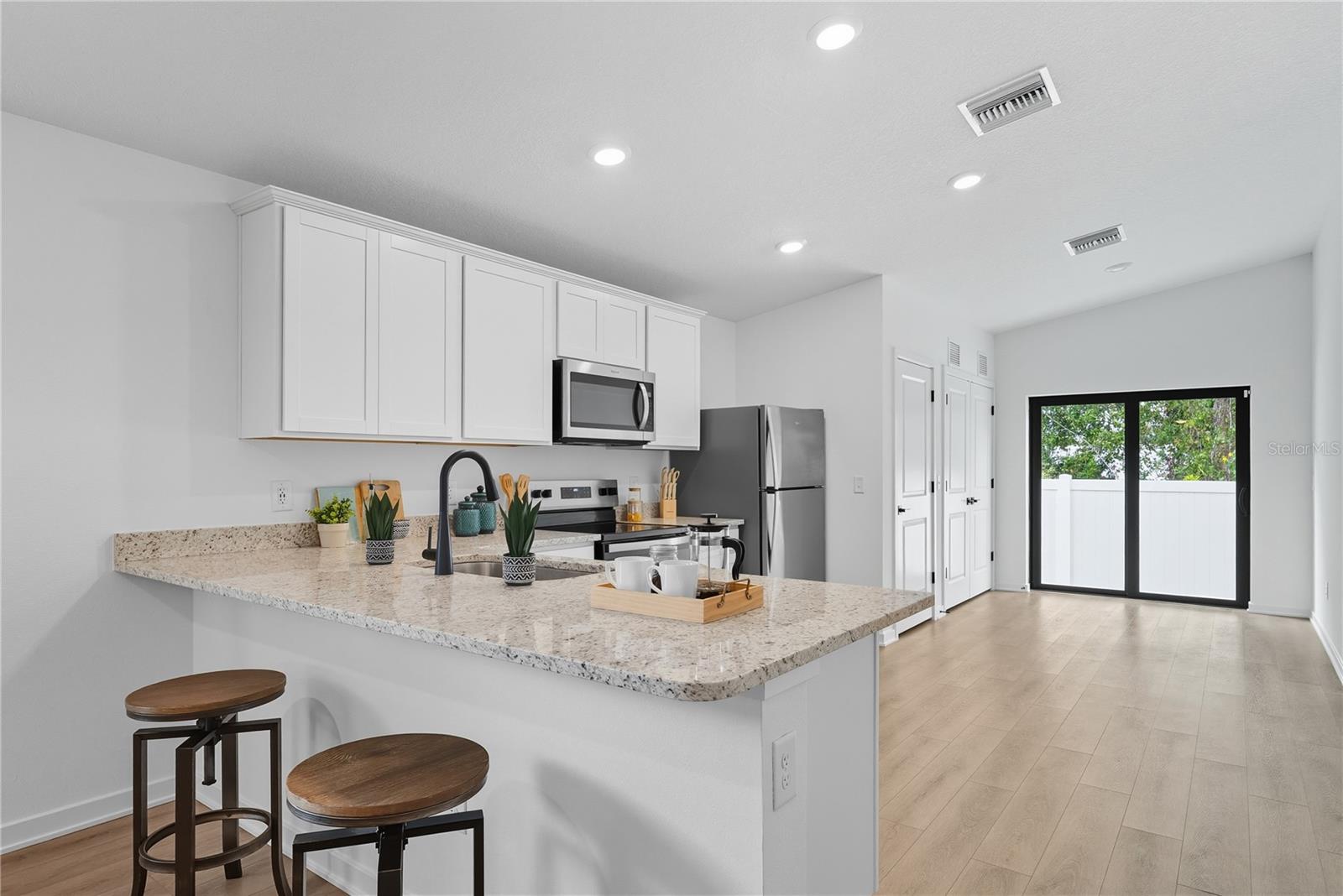 CROSSING/PALM RIVER - Residential