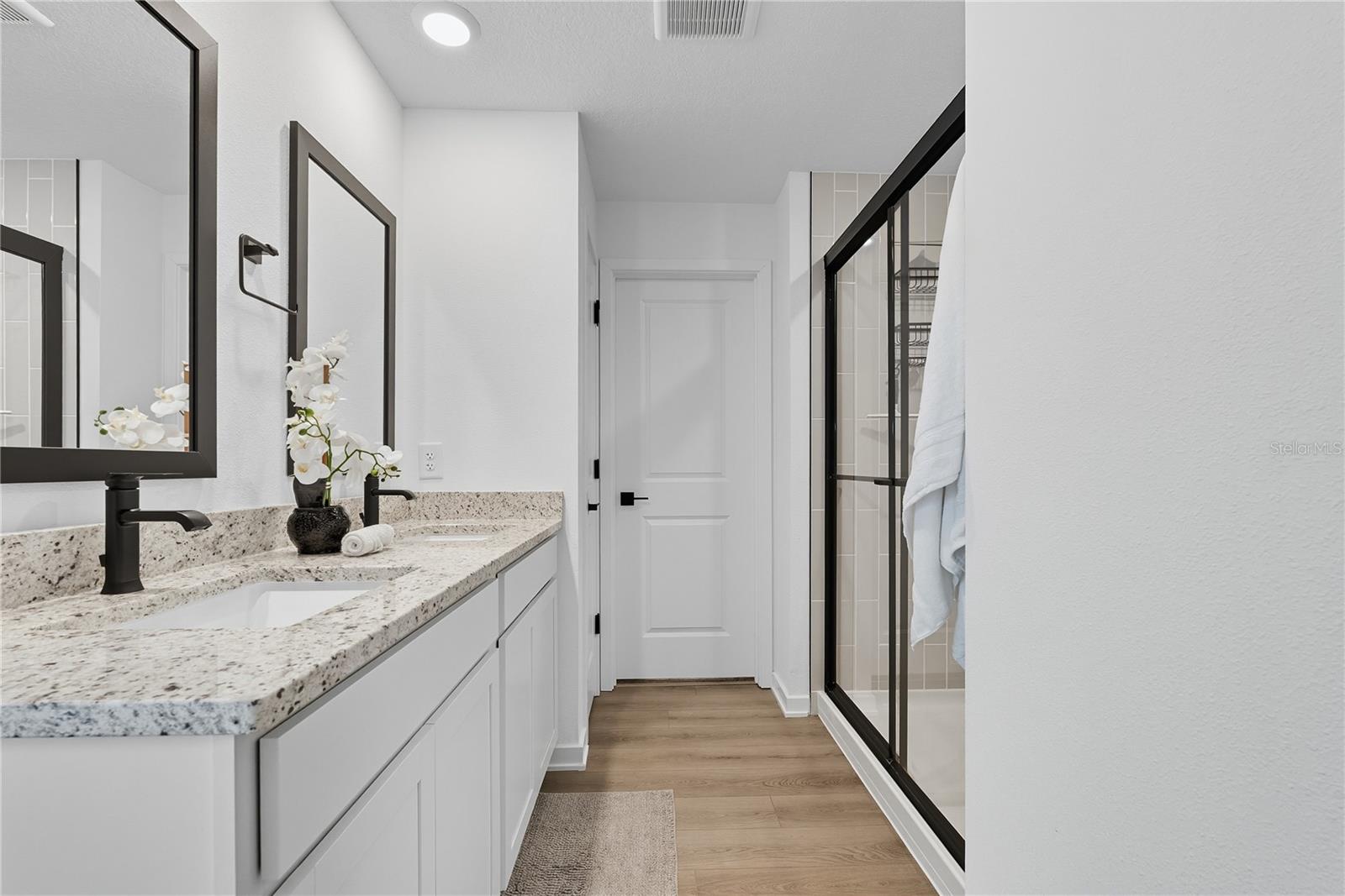 CROSSING/PALM RIVER - Residential