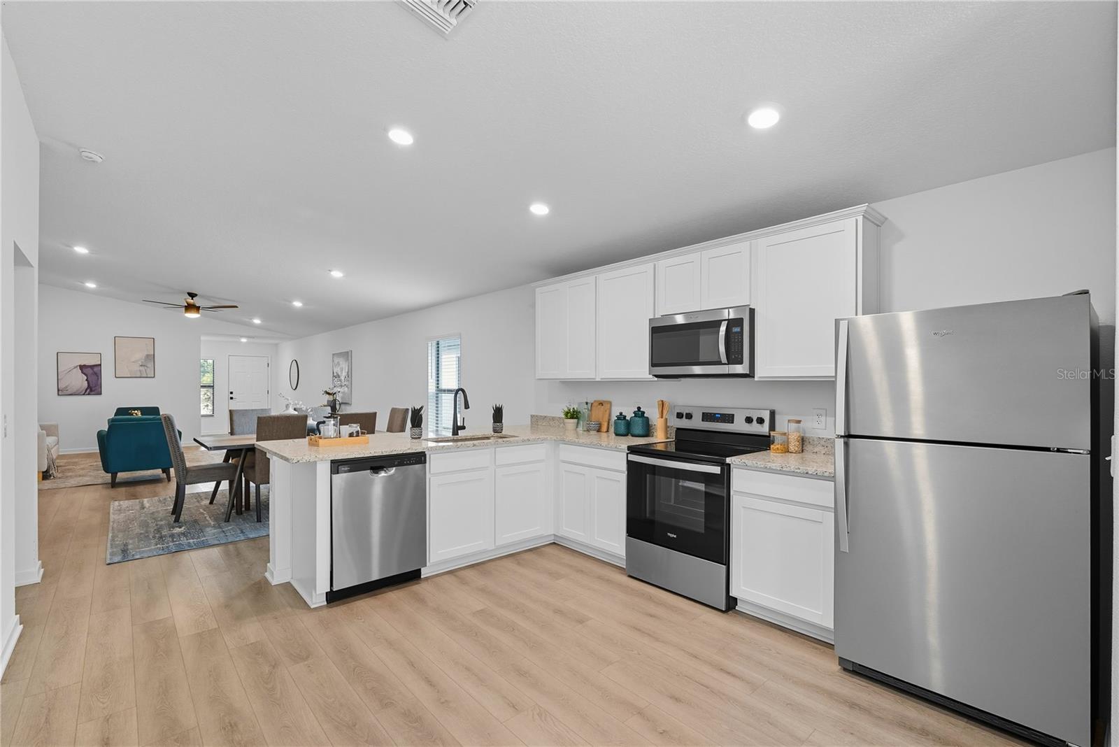 CROSSING/PALM RIVER - Residential
