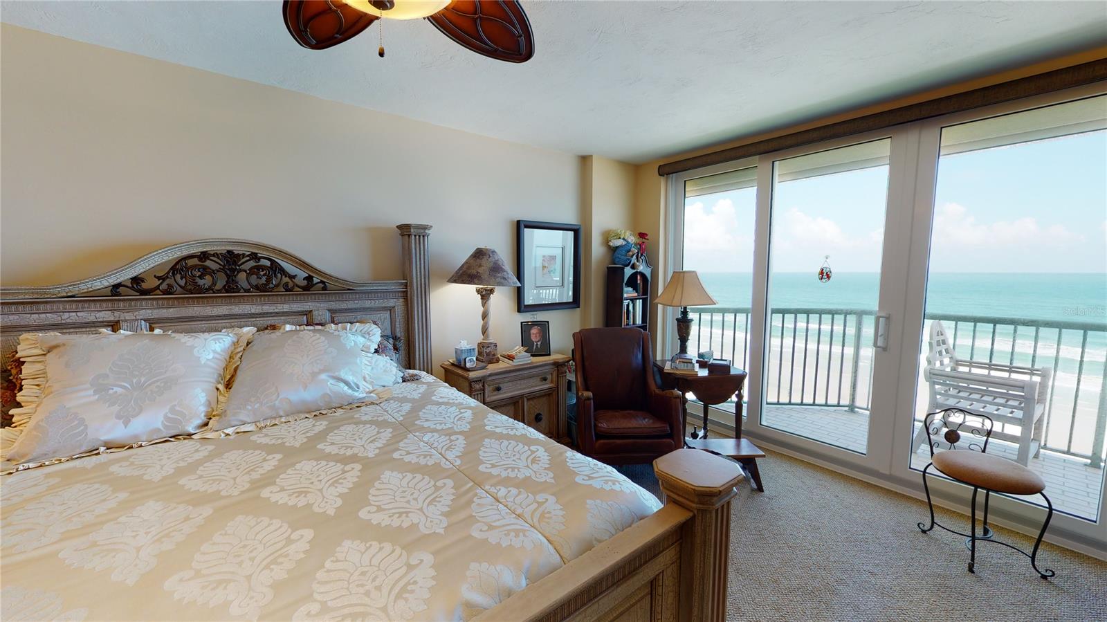 Towers 09 Condo - Residential