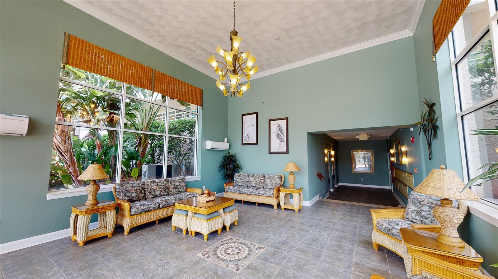 Towers 09 Condo - Residential