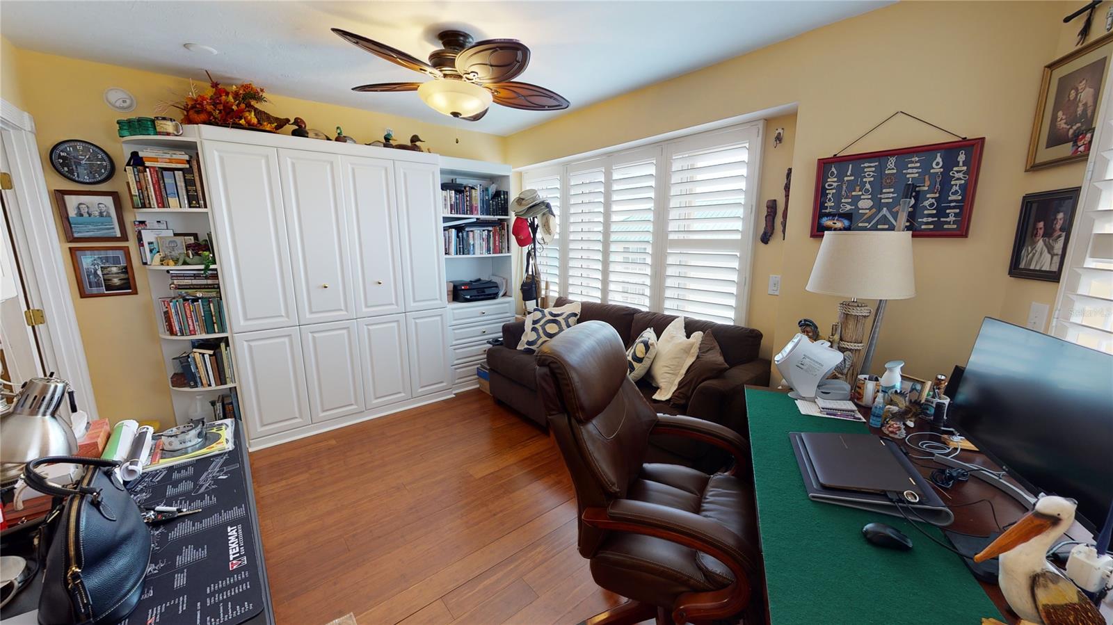 Towers 09 Condo - Residential