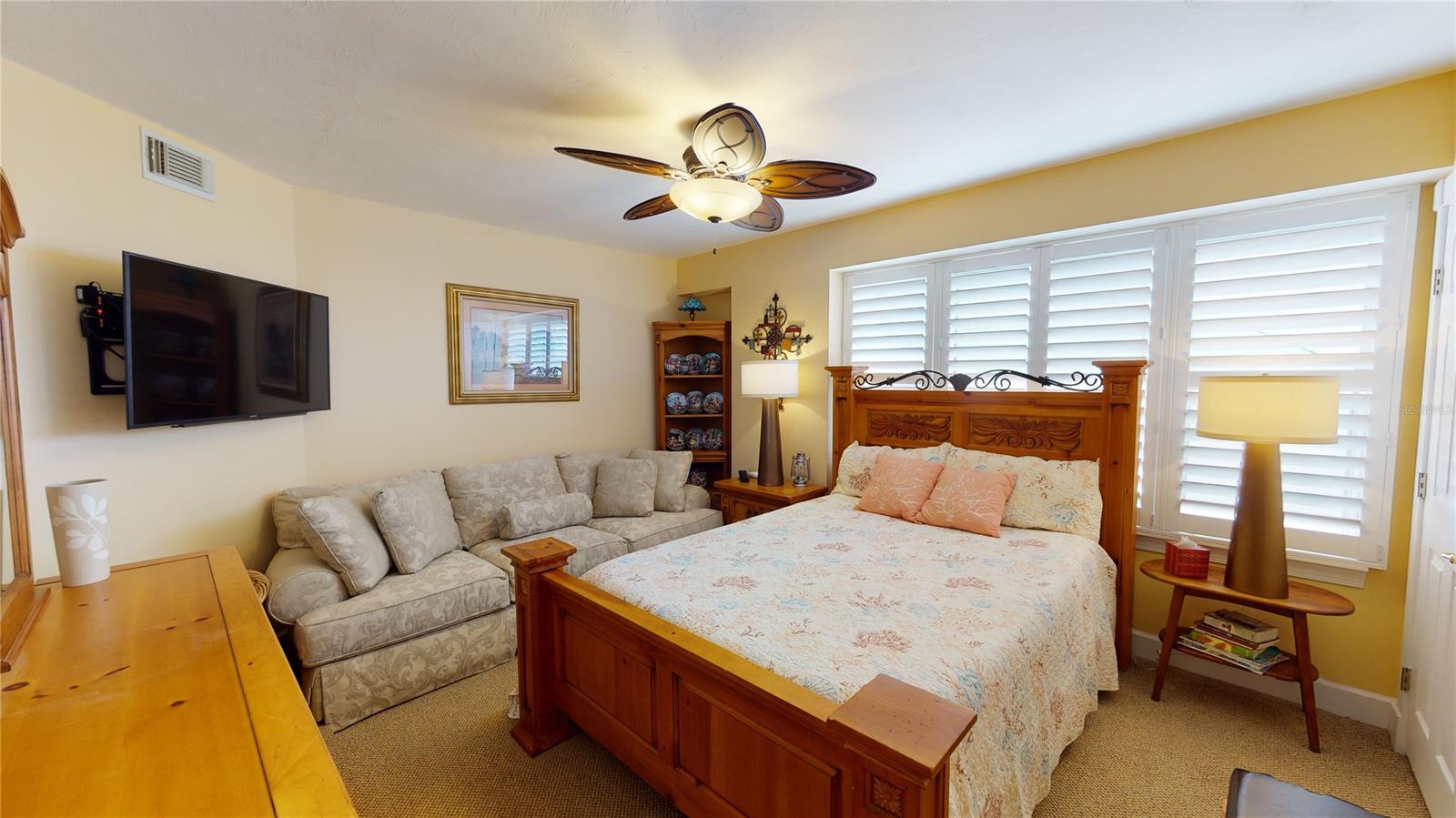 Towers 09 Condo - Residential