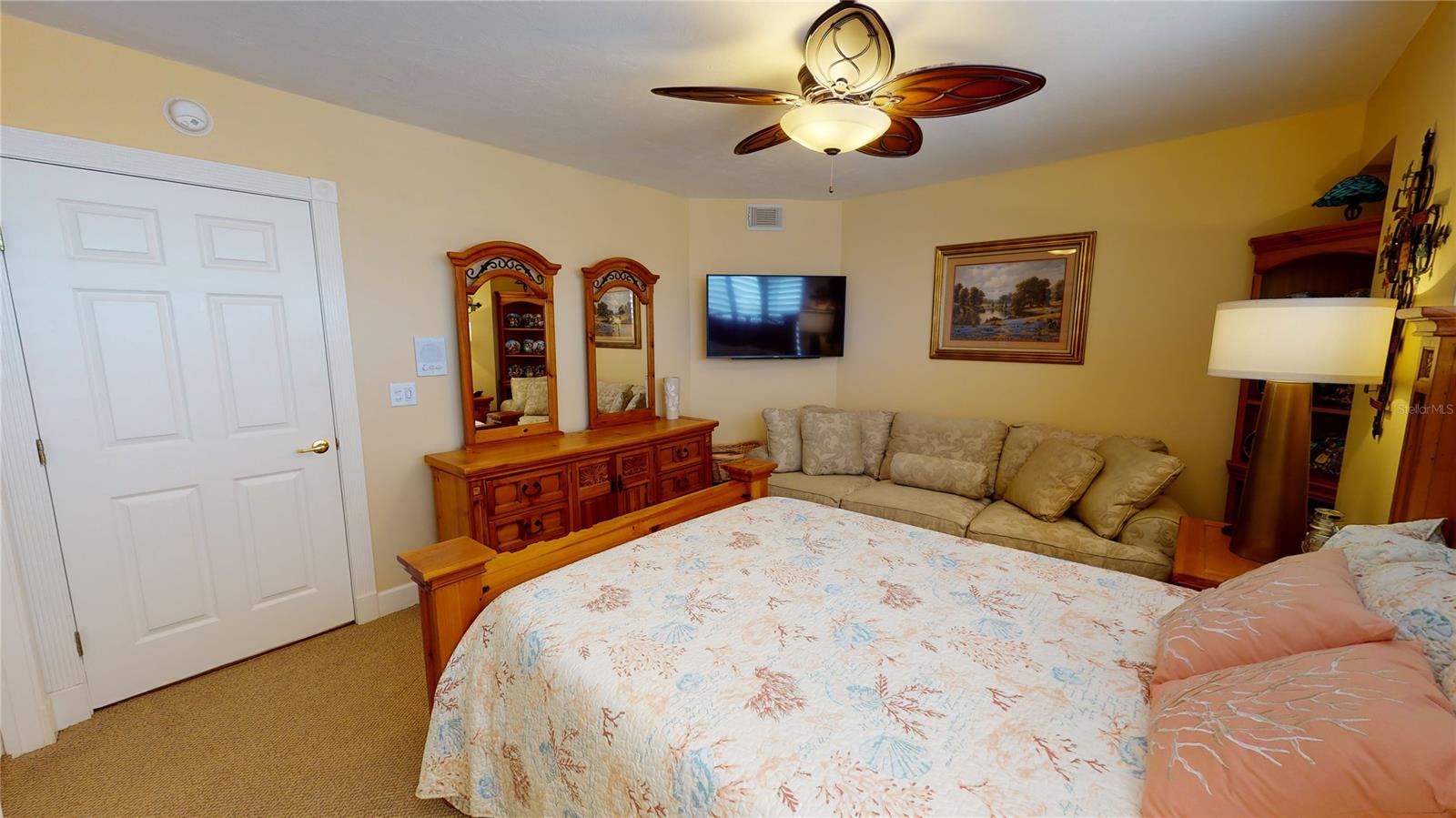 Towers 09 Condo - Residential