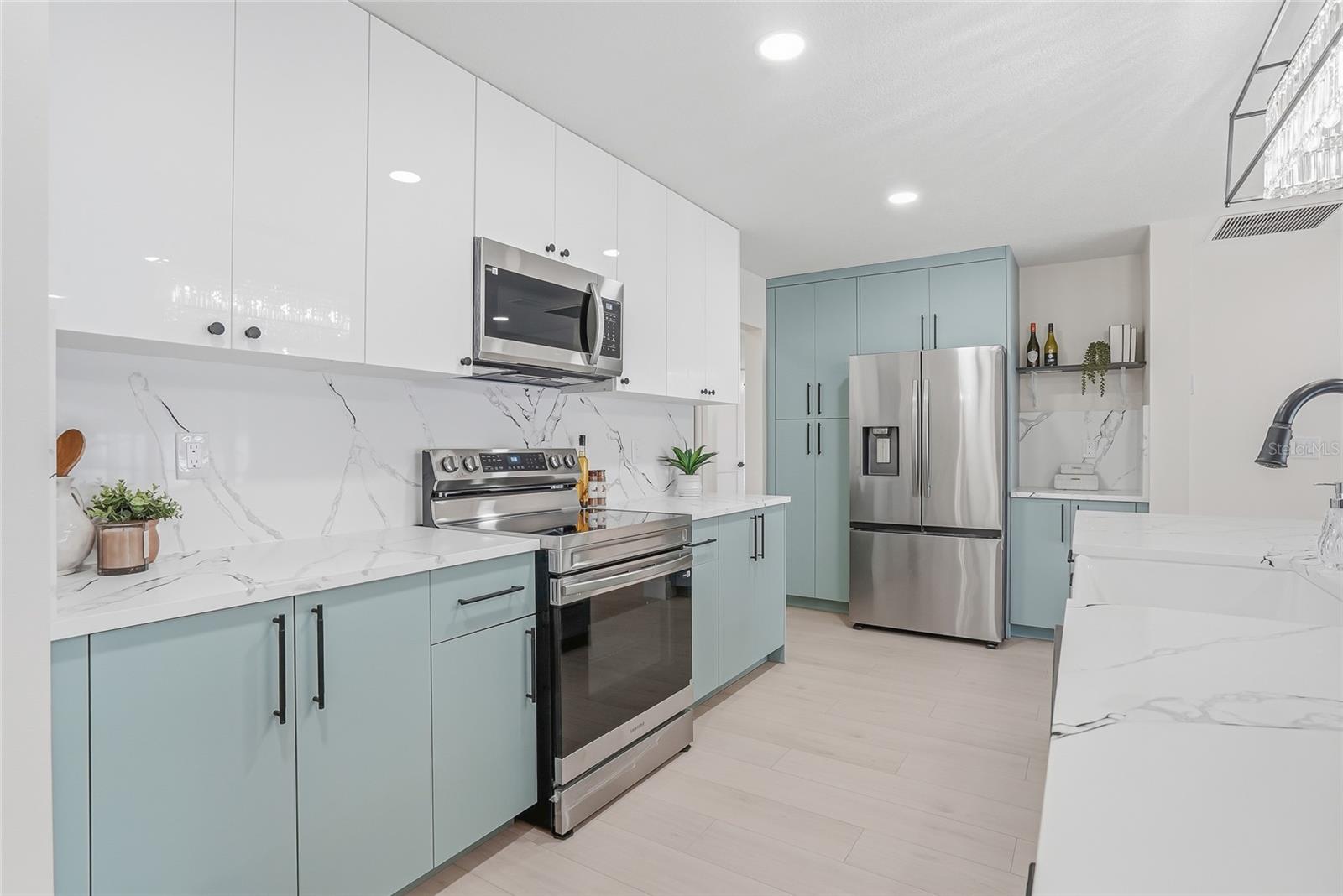 CLUBHOUSE ESTATES OF COUNTRYSIDE - Residential