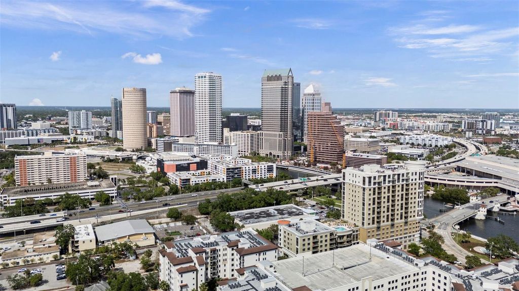 Photo of 275 Bayshore Boulevard #401, Tampa, FL 33606 (MLS # TB8474423)