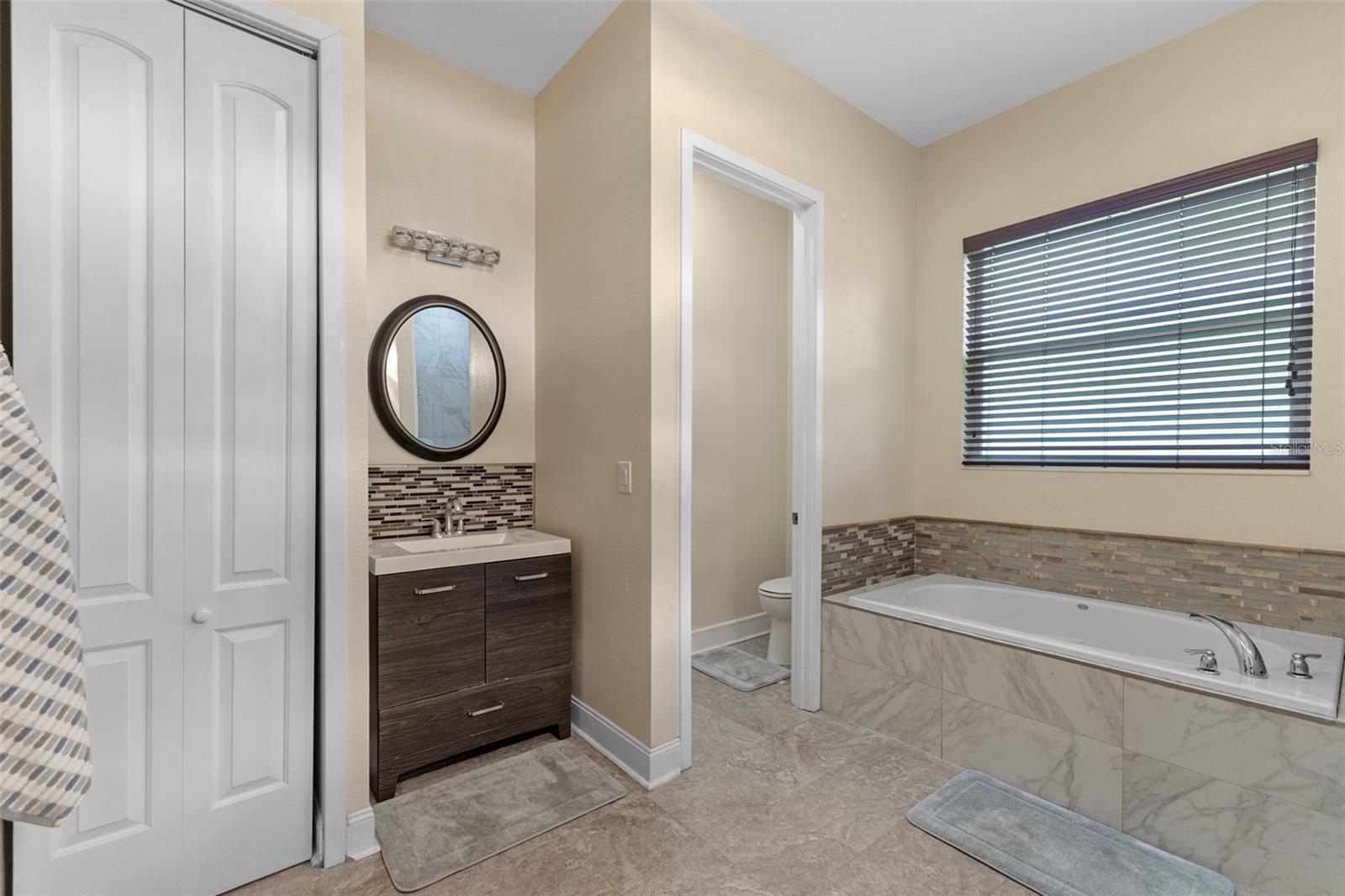 LAKE HELEN - Residential