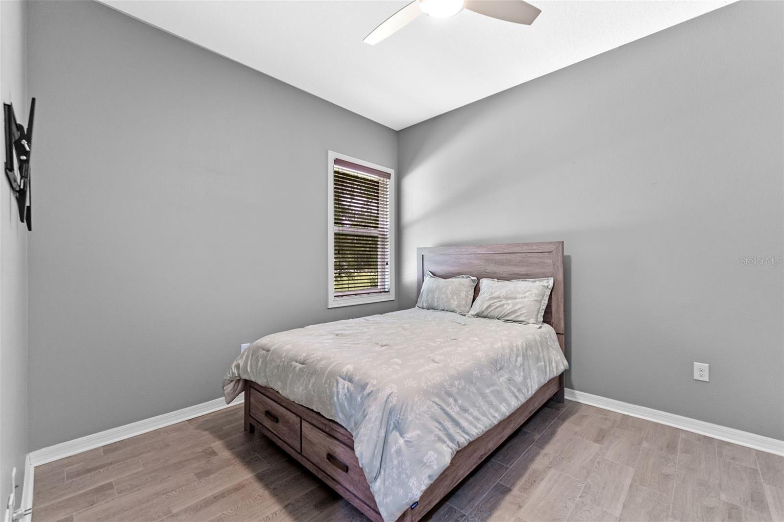 LAKE HELEN - Residential