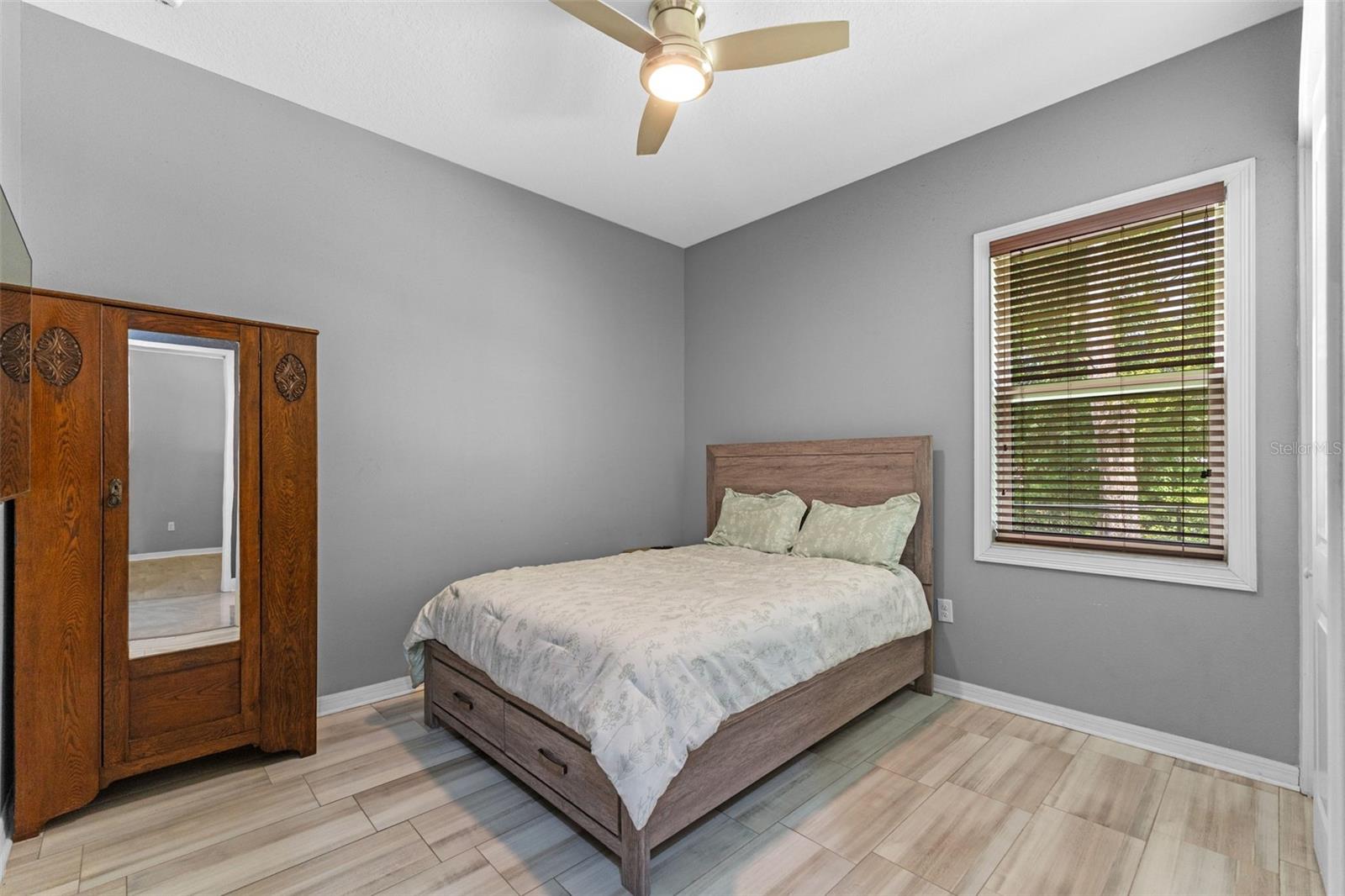 LAKE HELEN - Residential