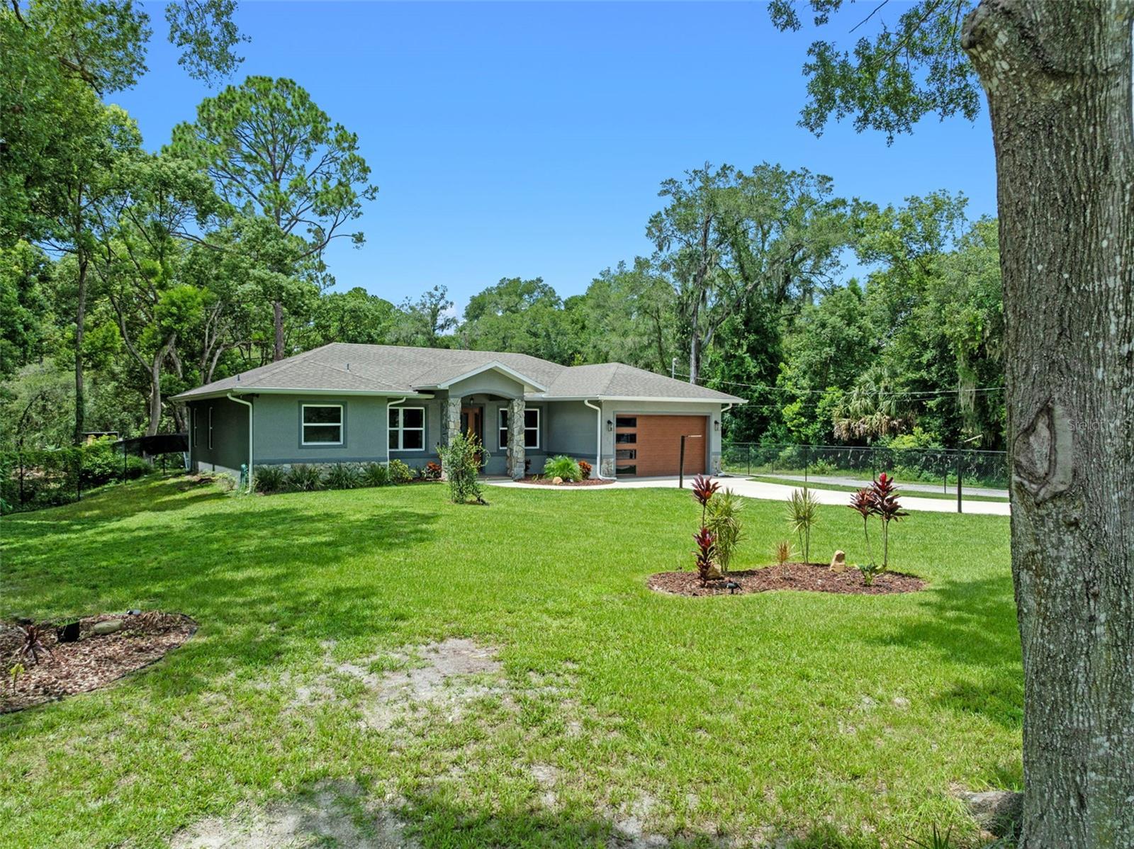 LAKE HELEN - Residential