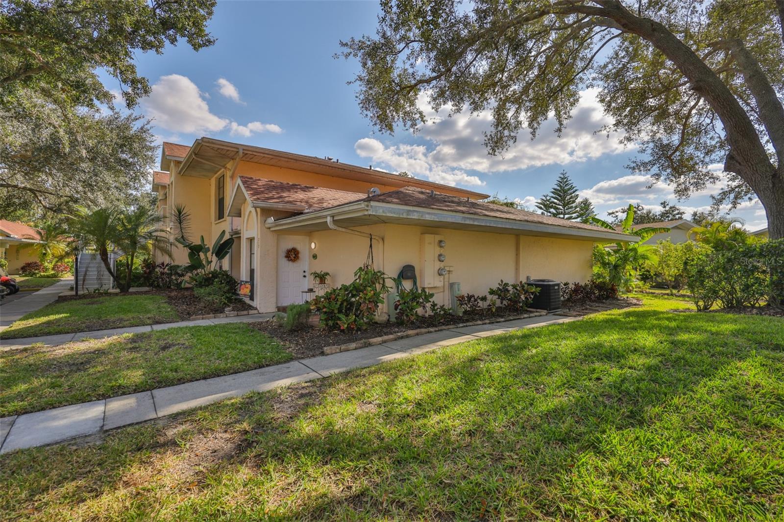 THE KNOLLS OF KINGS POINT II A - Residential