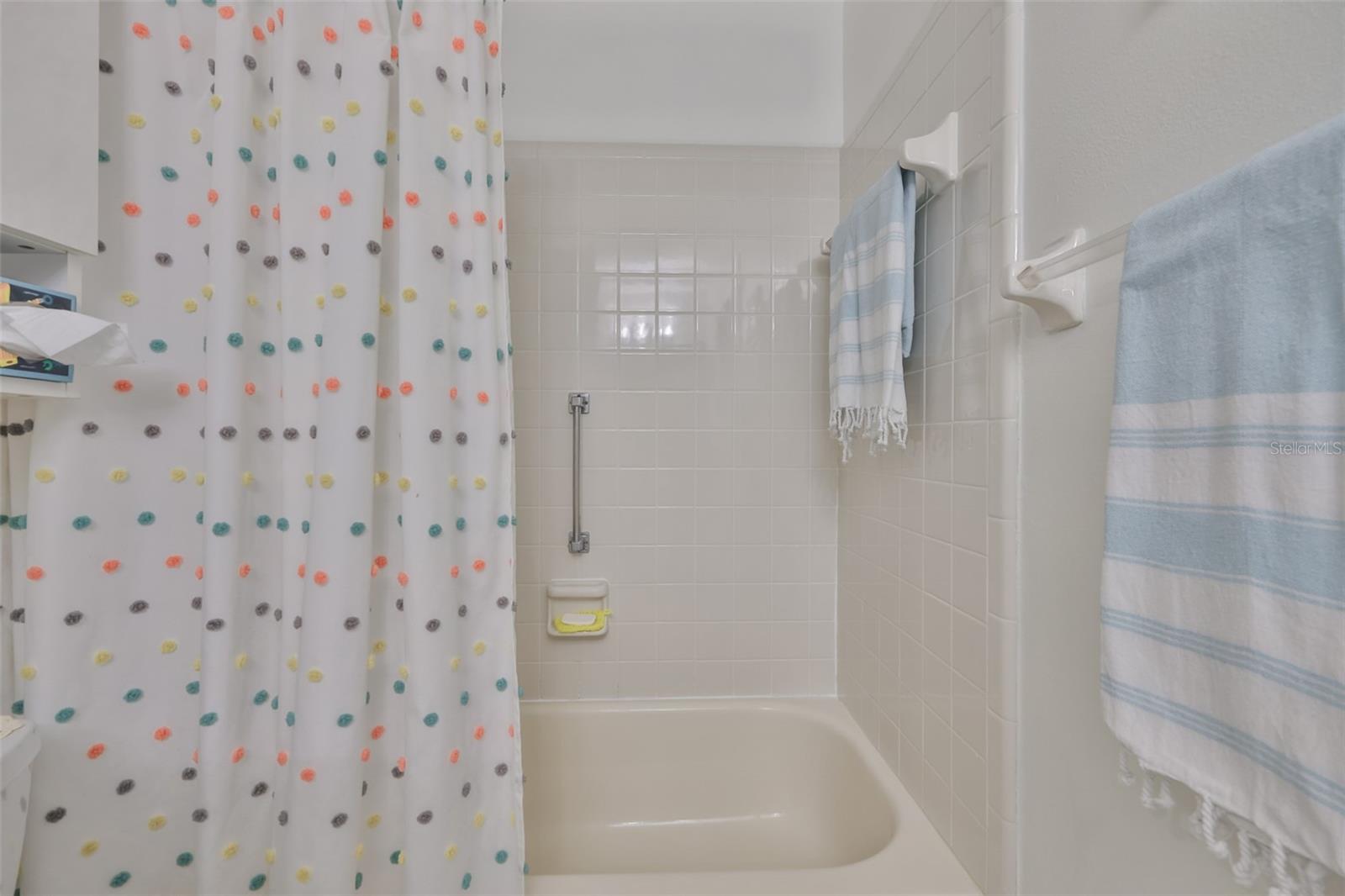 THE KNOLLS OF KINGS POINT II A - Residential