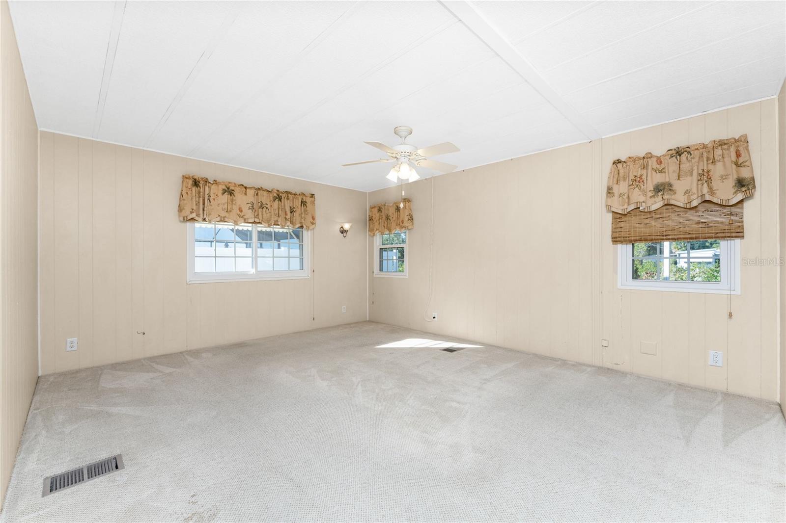 HOL MOB ESTATES 2ND ADD - Residential