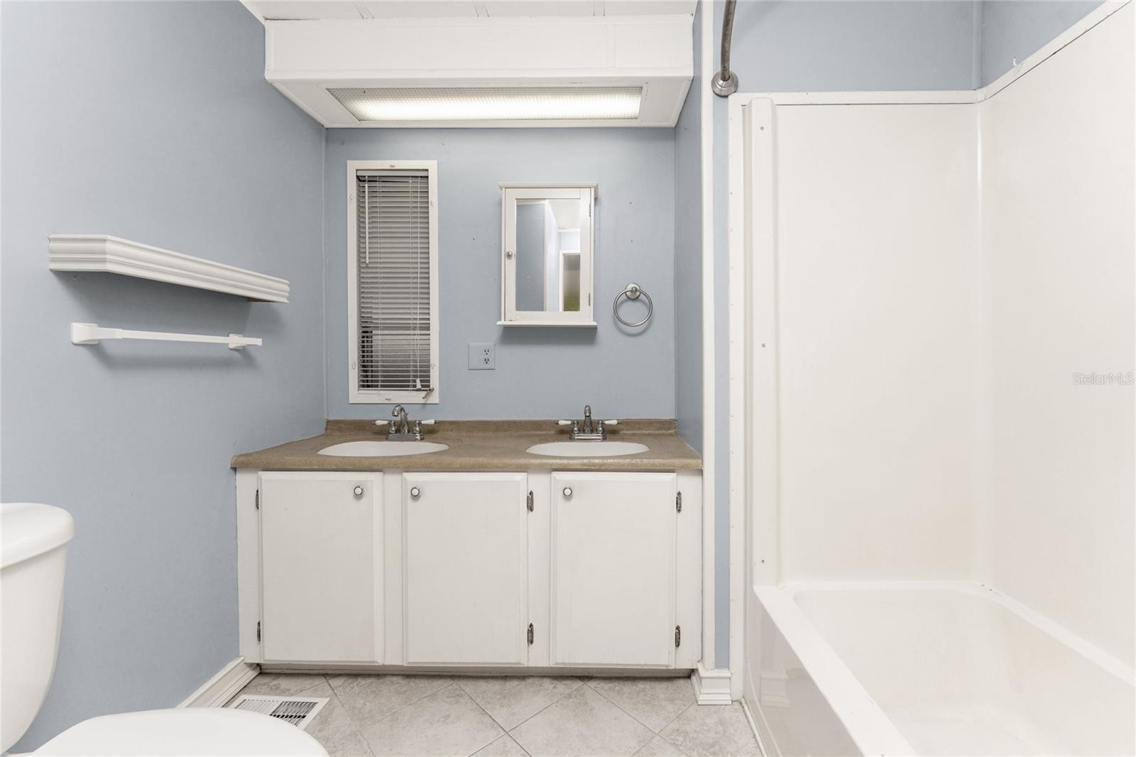 HOL MOB ESTATES 2ND ADD - Residential