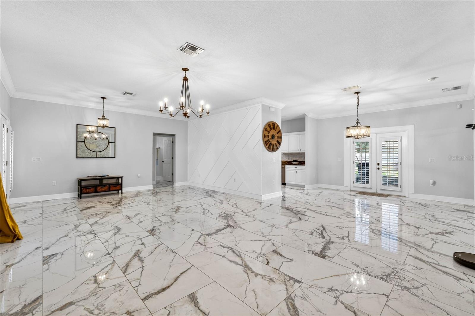 HICKORY HILLS - Residential