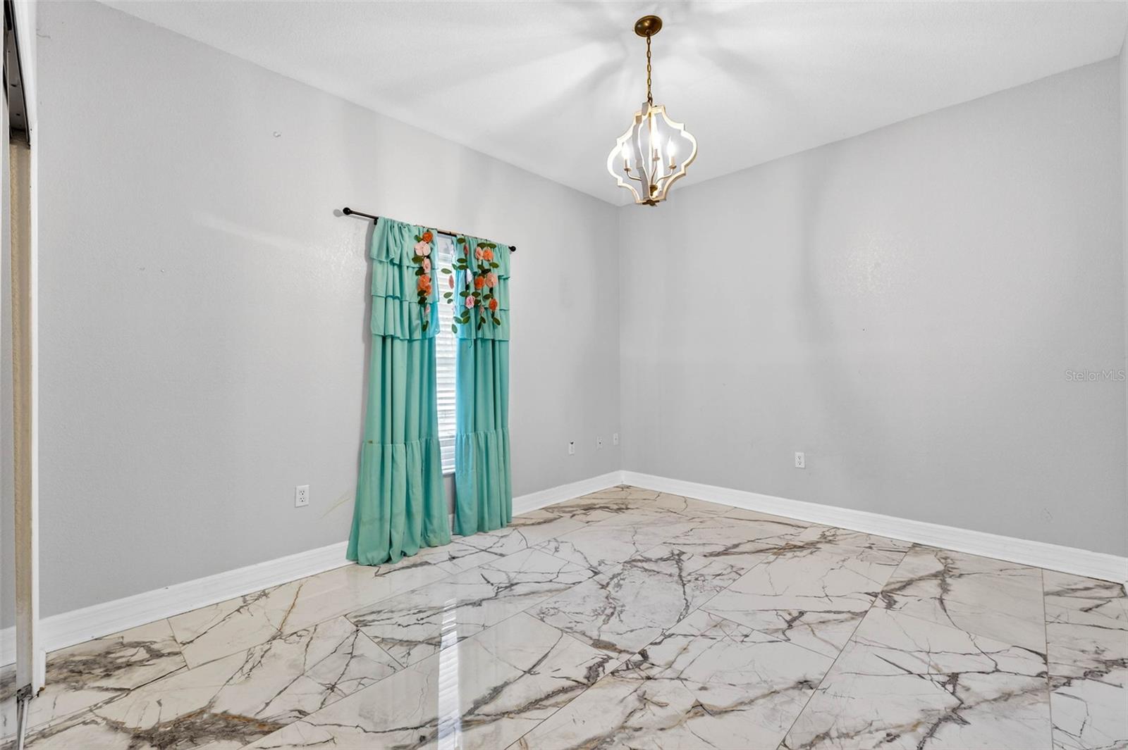 HICKORY HILLS - Residential