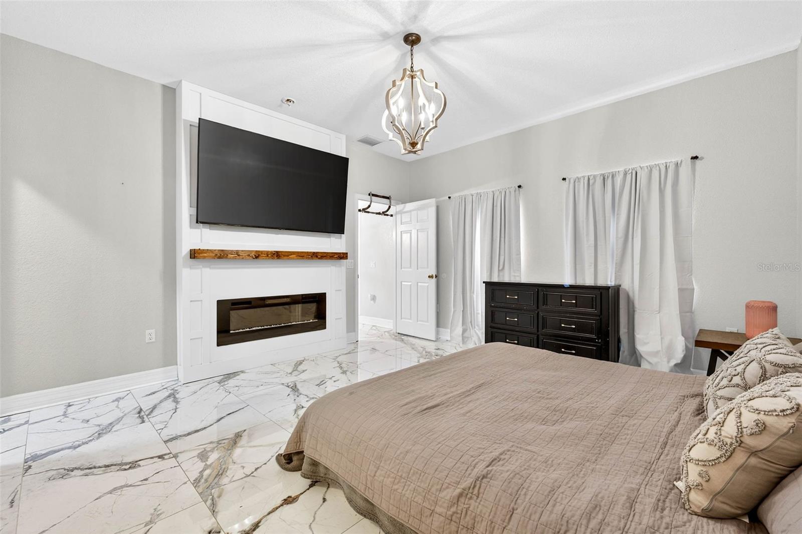 HICKORY HILLS - Residential