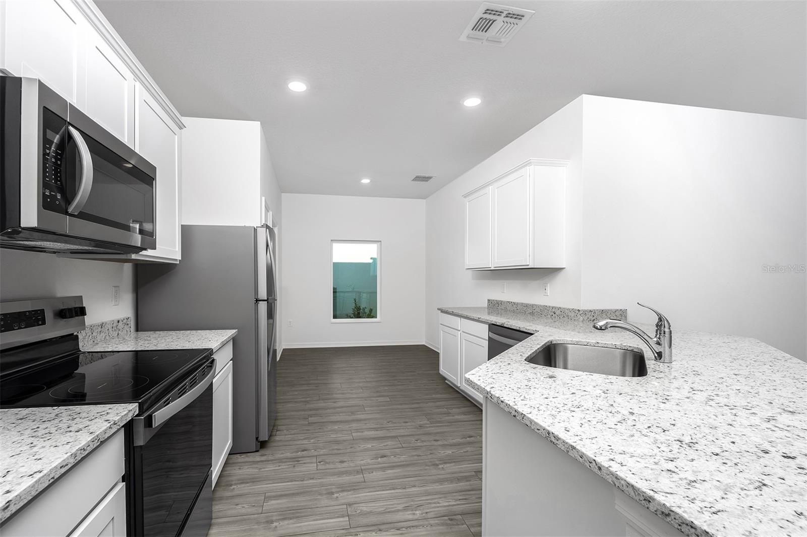 13284 TULA LOOP