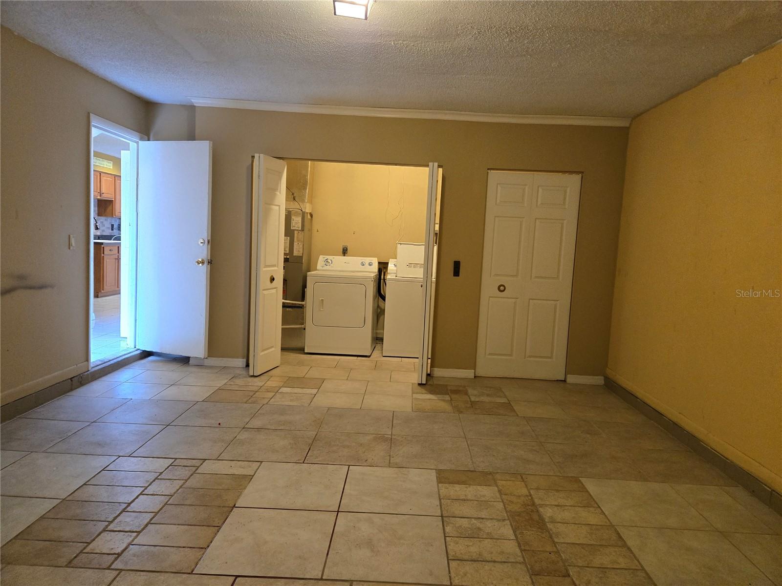 SILVER SPGS SHORES - Residential
