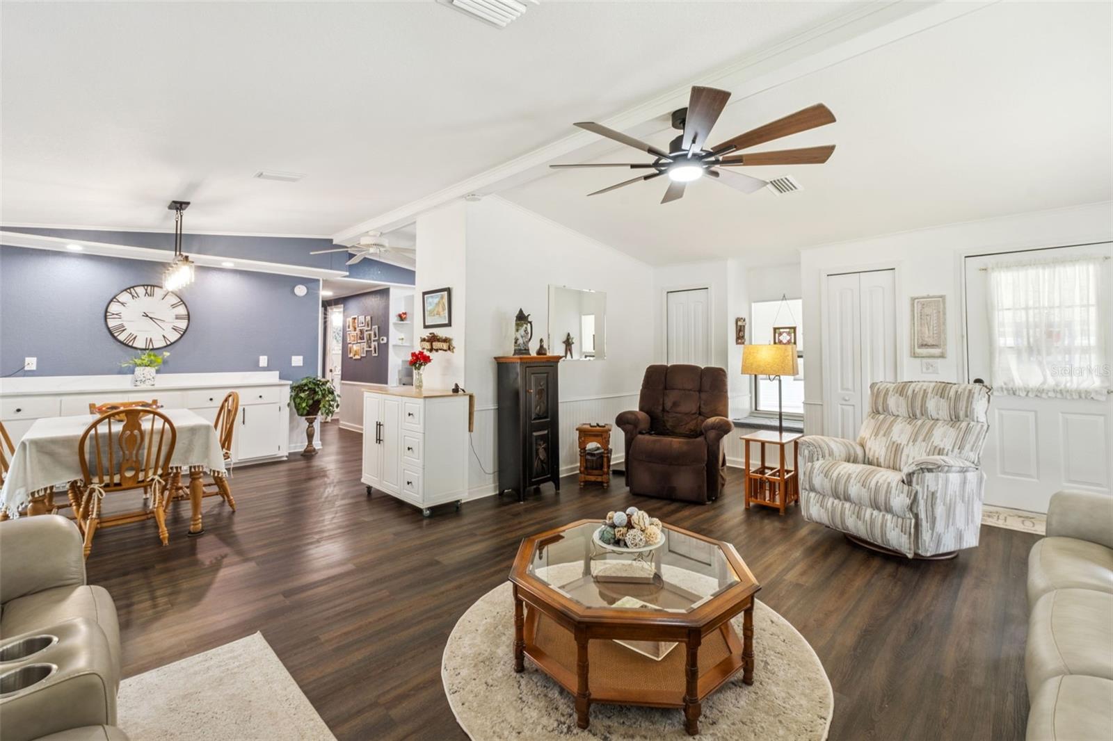 301 LAKEVIEW DRIVE