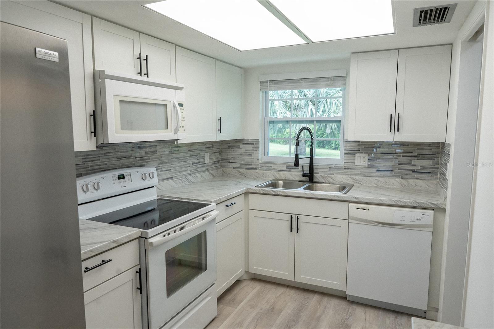 ROLLING GREEN GLF VILLAGE I - Residential Lease