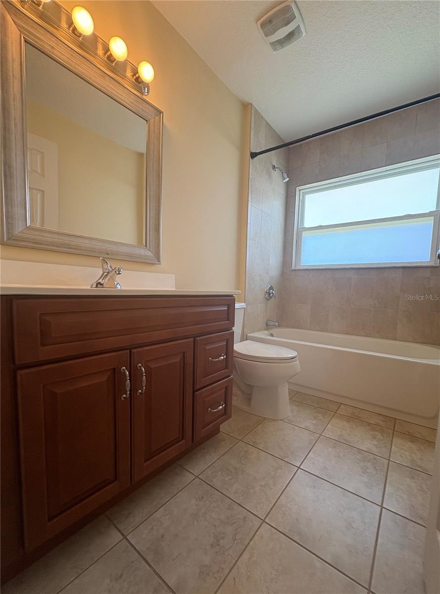 FOREST GROVE BUS CENTER - Residential Lease