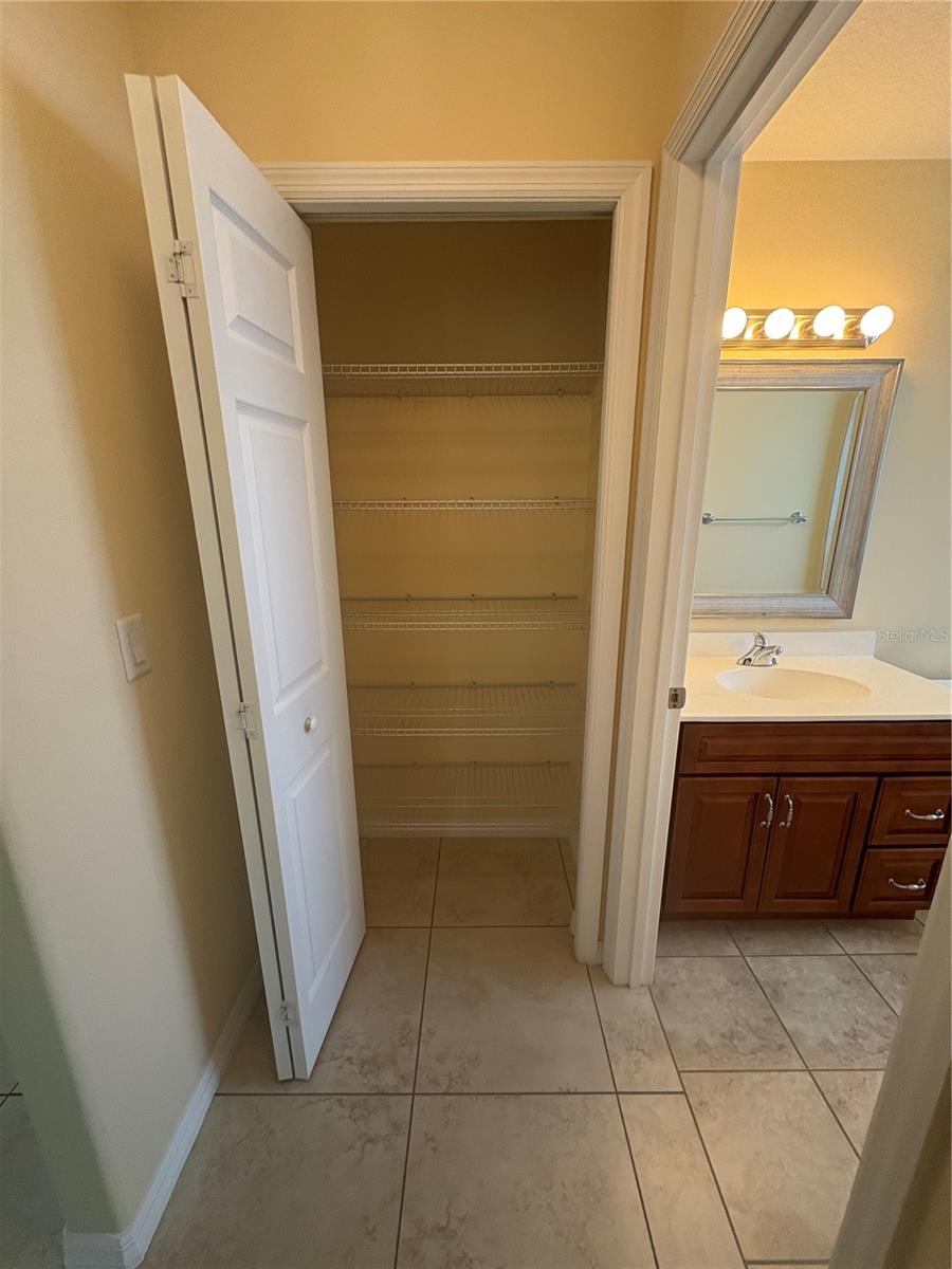 FOREST GROVE BUS CENTER - Residential Lease